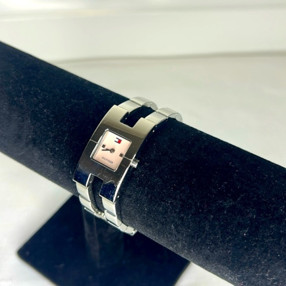 Tommy Hilfiger Silver and Pink Face Watch New Battery